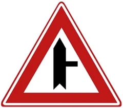 Señal B5: Cruce con prioridad, vía lateral a la derecha