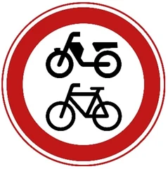 Señal C15: Cerrado para bicicletas, ciclomotores y vehículos para personas con discapacidad
