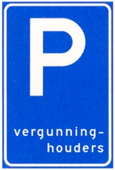 Señal E9: Estacionamiento solo para titulares de permiso