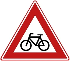 Señal J24: Ciclistas y ciclomotoristas